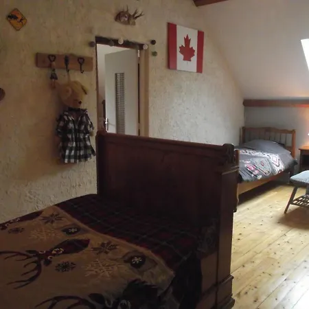 3 Spacieuses Du Grès Rouge Avec Petit Déj Alloggio in famiglia Beauval