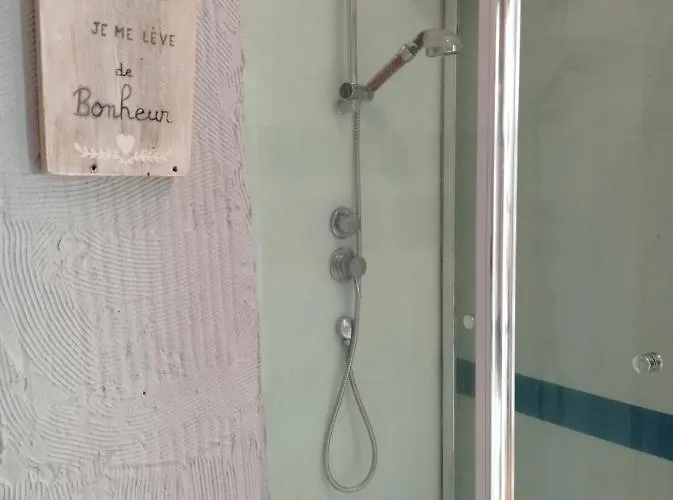 Séjour chez l'habitant 3 Spacieuses Du Grès Rouge *